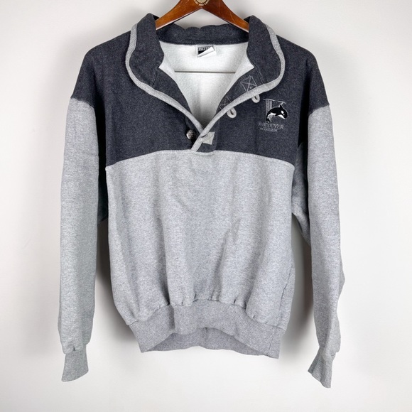 Vintage Vancouver Aquarium Sweater - Picture 3 of 8